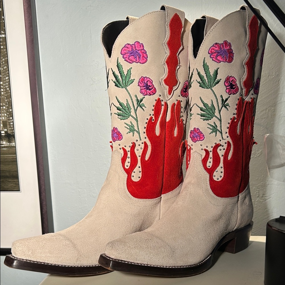 Dingo Red and Cream Embroidered Heeled Boots